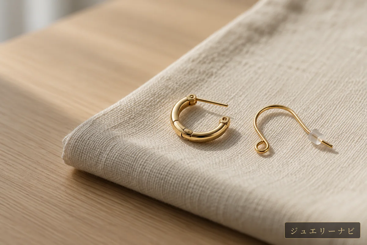 フープピアスの留め金とフックピアスの金具(イメージ)